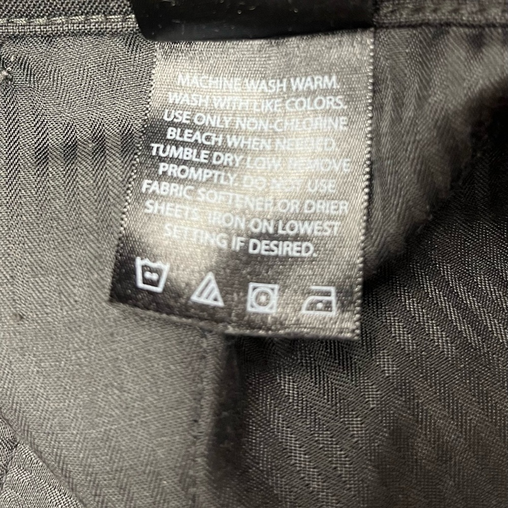 Men’s Haggar dress pants - Size 42/29 - Gently worn - Picture 9 of 10